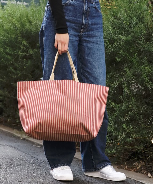 HOLLINGWORTH COUNTRY OUTFITTERS(ホリングワース カントリーアウトフィッターズ)の「HOLLINGWORTH COUNTRY OUTFITTER/ホリングワース カントリーアウトフィッターズ ストライプBIGトートバッグ(ショルダーバッグ・レディース・グリーン系2/グリーン系1・FREE)」の4枚目の写真
