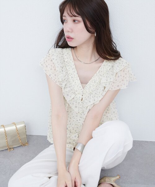 natural couture（ナチュラルクチュール）の「フリルVネックブラウス（シャツ/ブラウス・レディース・その他1/その他2/ブラウン/オフホワイト/ブラック・FREE）」の17枚目の写真