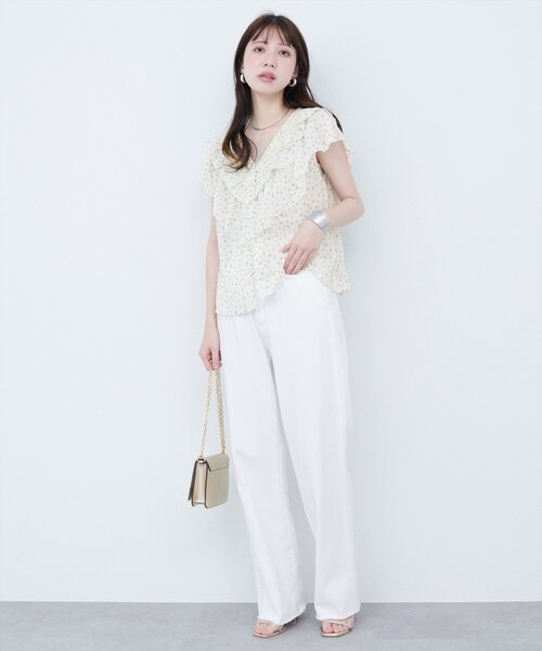 natural couture（ナチュラルクチュール）の「フリルVネックブラウス（シャツ/ブラウス・レディース・その他1/その他2/ブラウン/オフホワイト/ブラック・FREE）」の20枚目の写真