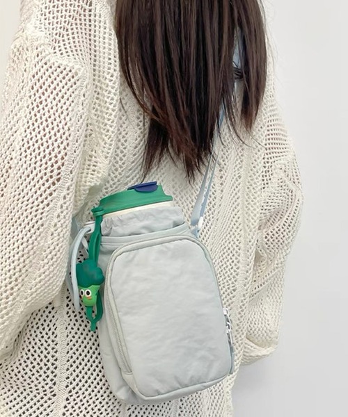 shopnikoniko(ショップニコニコ)の「ボトルホルダー ショルダー ストラップ 斜め掛け ペットボトル 巾着 ポーチ付き ショルダーバッグ(ショルダーバッグ・レディース・ブラック/ブルー/アイボリー・フリー)」の21枚目の写真