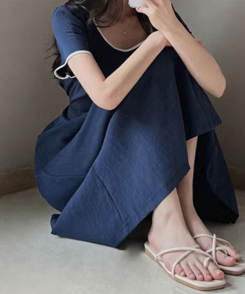 VIVID LADY(ビビッドレディー)の「スクエアネック フレアワンピース 半袖(ワンピース・レディース・ベージュ/スカイブルー/ネイビー・FREE)」の9枚目の写真