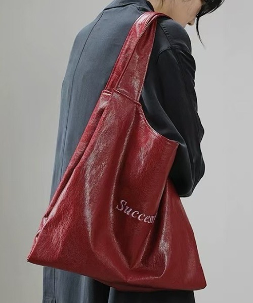 Vipoa(ヴィポア)の「ロゴ刺繍PUバッグ(トートバッグ・レディース・レッド/ピンク/ホワイト・FREE)」の3枚目の写真