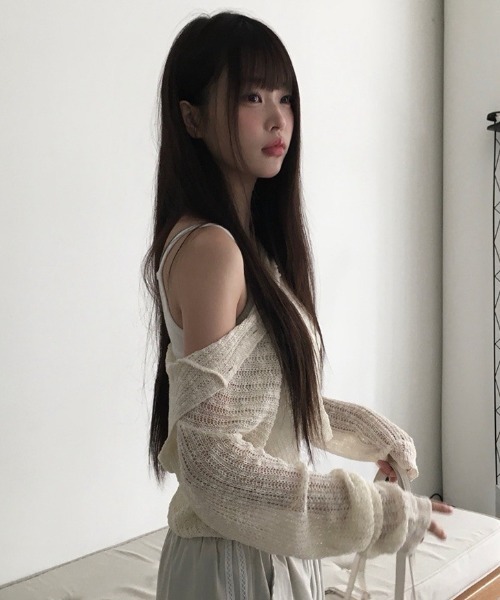 anyonemore（エニワンモア）の「テープヤーン透かし編みクロップドフードニットカーディガン（カーディガン/ボレロ・レディース・アイボリー/ブラック/カーキ・FREE）」の7枚目の写真