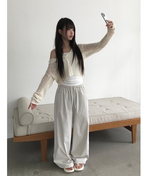 anyonemore（エニワンモア）の「テープヤーン透かし編みクロップドフードニットカーディガン（カーディガン/ボレロ・レディース・アイボリー/ブラック/カーキ・FREE）」の11枚目の写真