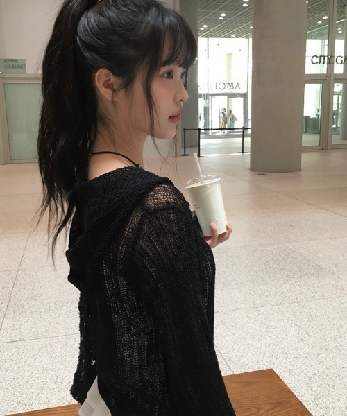 anyonemore（エニワンモア）の「テープヤーン透かし編みクロップドフードニットカーディガン（カーディガン/ボレロ・レディース・アイボリー/ブラック/カーキ・FREE）」の19枚目の写真