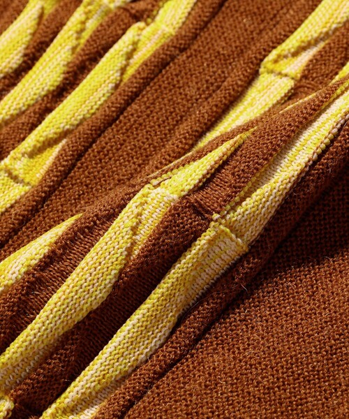 BEAMS PLUS(ビームスプラス)の「14ゲージ ボーンストライプ ニット ポロシャツ(ポロシャツ・メンズ・オリーブ/ブラック/ネイビー/ブラウン・XL/L/M/S)」の15枚目の写真