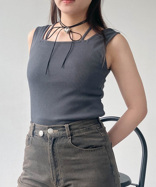 AS KNOW AS plus（アズノゥアズプラス）の「●前後2WAY スクエアホルタータンクトップ（タンクトップ・レディース・チャコールグレー/ブラック/オフホワイト・FREE）」の6枚目の写真