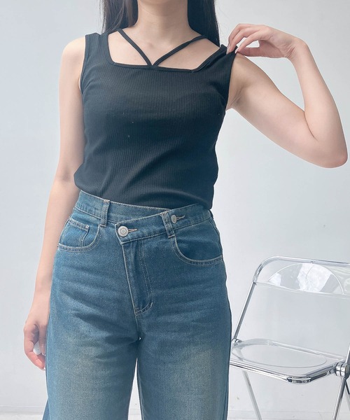 AS KNOW AS plus（アズノゥアズプラス）の「●前後2WAY スクエアホルタータンクトップ（タンクトップ・レディース・チャコールグレー/ブラック/オフホワイト・FREE）」の11枚目の写真