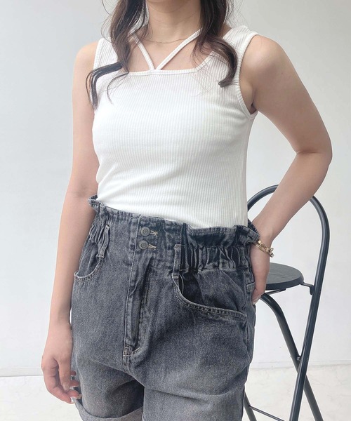 AS KNOW AS plus（アズノゥアズプラス）の「●前後2WAY スクエアホルタータンクトップ（タンクトップ・レディース・チャコールグレー/ブラック/オフホワイト・FREE）」の17枚目の写真