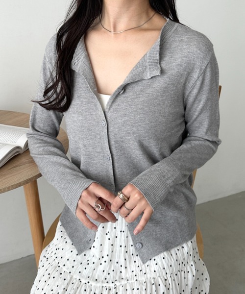 CLEA(クレア)の「クルーネックベーシックニットカーディガン(カーディガン/ボレロ・レディース・ブラック/グレー/ホワイト/ライトグレー/ベージュ/オレンジ/マスタード/アイボリー・FREE)」の16枚目の写真
