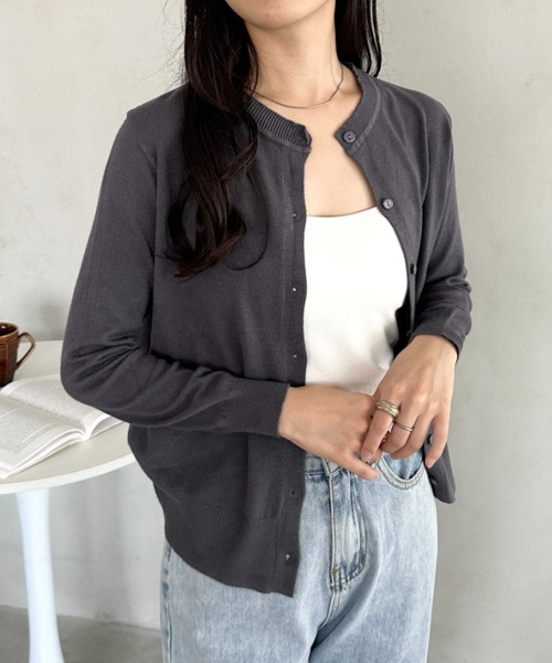 CLEA(クレア)の「クルーネックベーシックニットカーディガン(カーディガン/ボレロ・レディース・ブラック/グレー/ホワイト/ライトグレー/ベージュ/オレンジ/マスタード/アイボリー・FREE)」の18枚目の写真