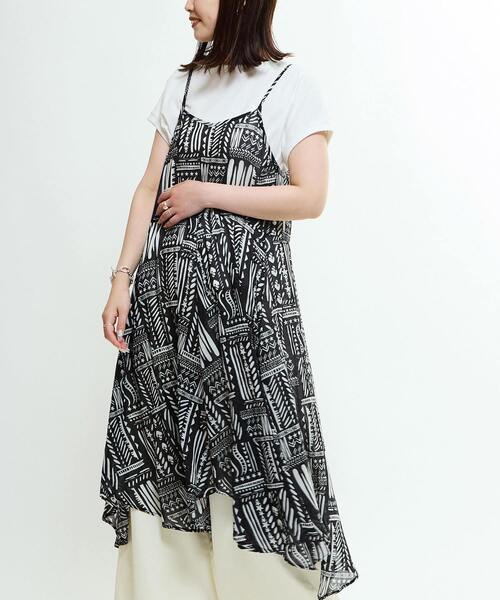 CONVERSE TOKYO(コンバーストウキョウ)の「BLOCK PRINT CAMISOLE DRESS(ワンピース・レディース・サックスブルー/ベージュ/ネイビー・FREE)」の2枚目の写真