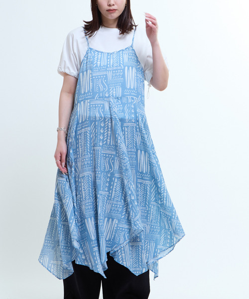 CONVERSE TOKYO(コンバーストウキョウ)の「BLOCK PRINT CAMISOLE DRESS(ワンピース・レディース・サックスブルー/ベージュ/ネイビー・FREE)」の21枚目の写真