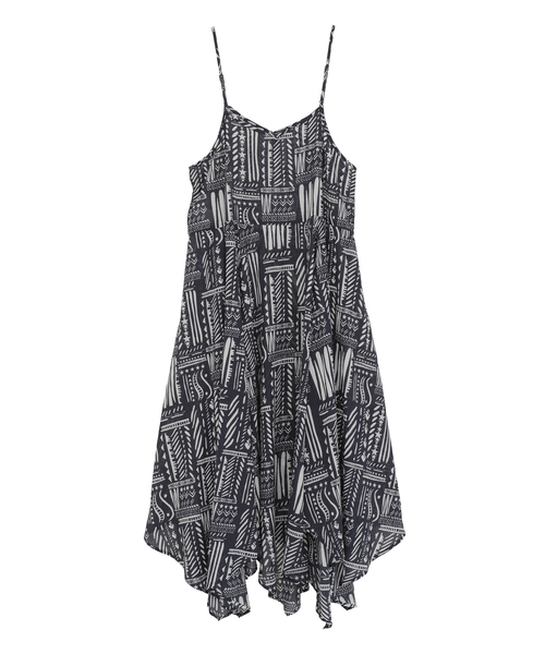 CONVERSE TOKYO(コンバーストウキョウ)の「BLOCK PRINT CAMISOLE DRESS(ワンピース・レディース・サックスブルー/ベージュ/ネイビー・FREE)」の15枚目の写真