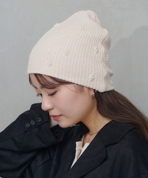Kastane（カスタネ）の「【新色追加/4色展開】パールニットビーニー（ニットキャップ/ビーニー・レディース・キャメル/グレー/アイボリー/ブラック・FREE）」の2枚目の写真