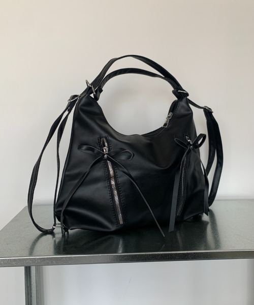 SHEPP(シープ)の「3WAYジップリボントライアングルショルダーリュック(ショルダーバッグ・レディース・シルバー/ブラック/ホワイト・F)」の14枚目の写真