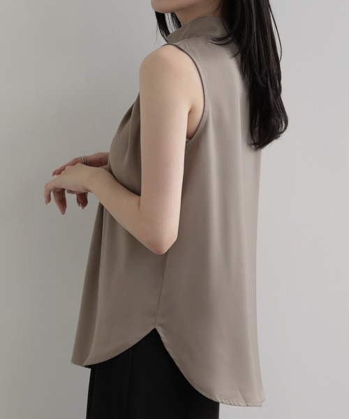 nouvellemoi(ヌーベルモイ)の「ノースリーブブラウス(シャツ/ブラウス・レディース・グレイッシュベージュ/ブラック/ホワイト/ライトグレー・FREE)」の12枚目の写真