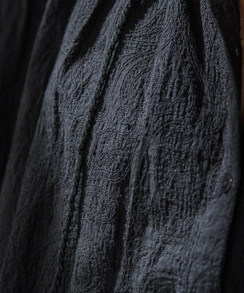 MAYSON GREY(メイソングレイ)の「ペイズリー柄総刺繍綿ボイルギャザーブラウス≪手洗い可能≫(シャツ/ブラウス・レディース・オフホワイト・M)」の4枚目の写真