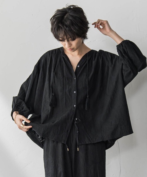 MAYSON GREY(メイソングレイ)の「ペイズリー柄総刺繍綿ボイルギャザーブラウス≪手洗い可能≫(シャツ/ブラウス・レディース・オフホワイト・M)」の6枚目の写真