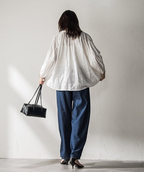 MAYSON GREY(メイソングレイ)の「ペイズリー柄総刺繍綿ボイルギャザーブラウス≪手洗い可能≫(シャツ/ブラウス・レディース・オフホワイト・M)」の18枚目の写真