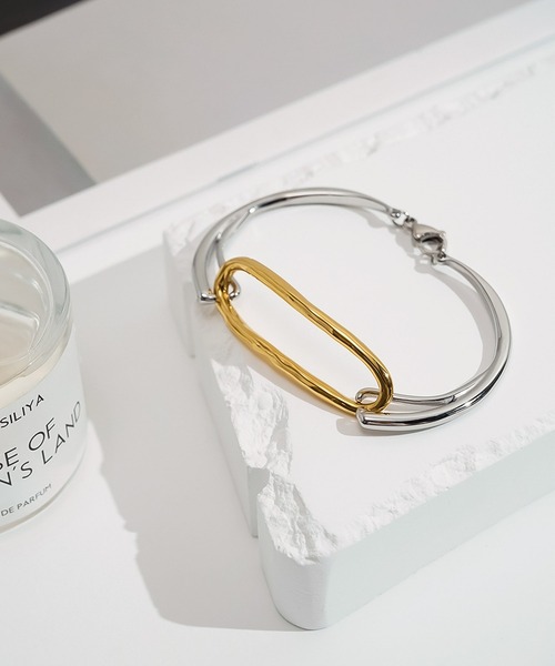 blackdia ocean(ブラックダイヤオーシャン)の「blackdia ocean レクタングル バイカラーバングル(バングル/リストバンド・レディース・シルバー×ゴールド・FREE)」の4枚目の写真