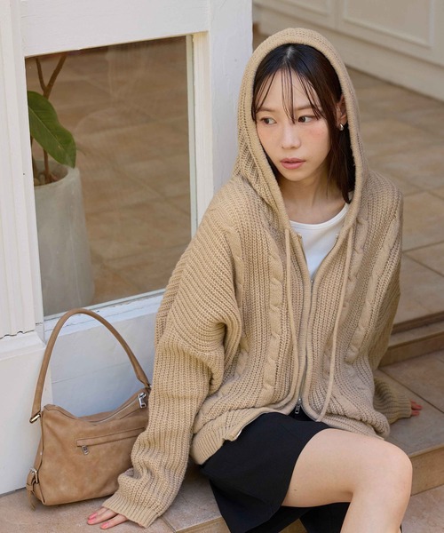 CHAN ME（チャンミ）の「ツイストニットパーカー（パーカー・レディース・カーキ/チャコールグレー/ベージュ・LARGE/MEDIUM/SMALL）」の3枚目の写真