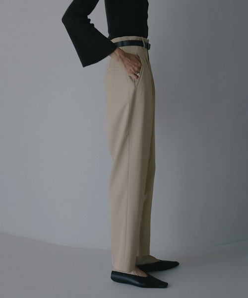 MANOF（マノフ）の「HIGH WAIST TAPERED PANTS（その他パンツ・レディース・ベージュ/ブラック・S/M）」の13枚目の写真
