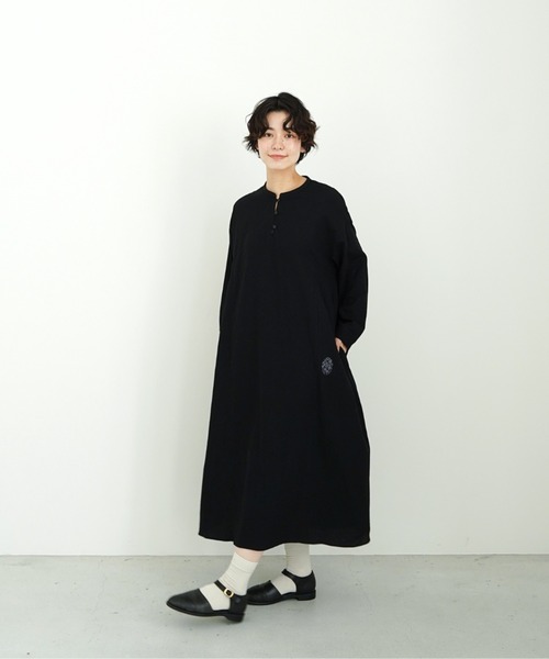 オオカミとフクロウ（オオカミとフクロウ）の「オオカミと静かな夜の余白と“ワンピース”（ワンピース・レディース・ブラック/ベージュ・FREE）」の10枚目の写真