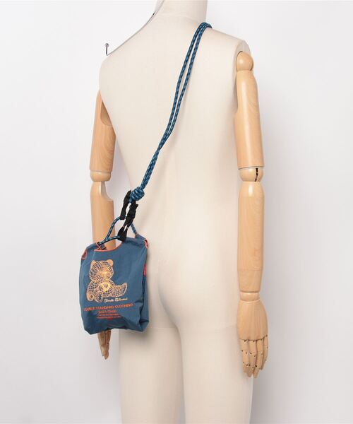 DOUBLE STANDARD CLOTHING（ダブルスタンダードクロージング）の「Ball&Chain / ベアショルダーバッグ（ショルダーバッグ・レディース・サックスブルー/チャコールグレー・FREE）」の3枚目の写真