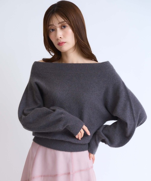 NOELA（ノエラ）の「ラクーンブレンドオフショルニット（ニット/セーター・レディース・ピンク/イエロー/ベージュ/チャコールグレー・フリー）」の2枚目の写真