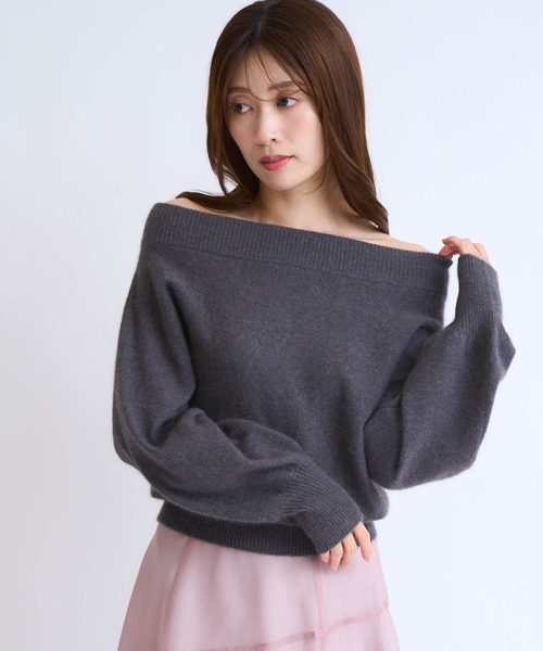 NOELA（ノエラ）の「ラクーンブレンドオフショルニット（ニット/セーター・レディース・ピンク/イエロー/ベージュ/チャコールグレー・フリー）」の5枚目の写真