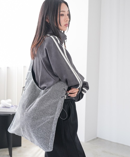 mili an deni（ミリアンデニ）の「メタリックショルダーバッグ（ショルダーバッグ・レディース・ブラック/シルバー・F）」の8枚目の写真
