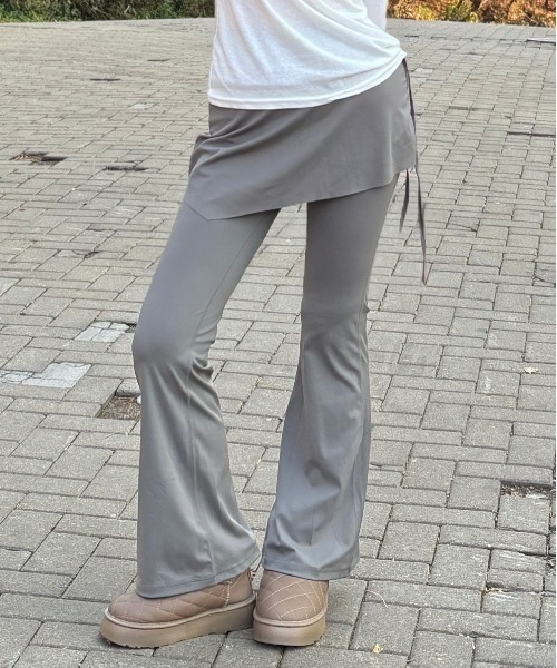 Vini(ヴィニ)の「レイヤードシルエットパンツ (スカートパンツ)(その他パンツ・レディース・ブラウン/ブラック/グレー・MEDIUM)」の15枚目の写真