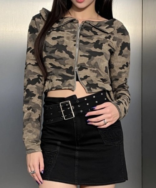.KOM（ドットコム）の「A'GEM/9 × .kom 『.KOM/ドットケーオーエム』Shoulder Collar Camo Zip Top/ショルダーカラーカモZIPトップス（その他トップス・レディース・グレー/グリーン・FREE）」の2枚目の写真