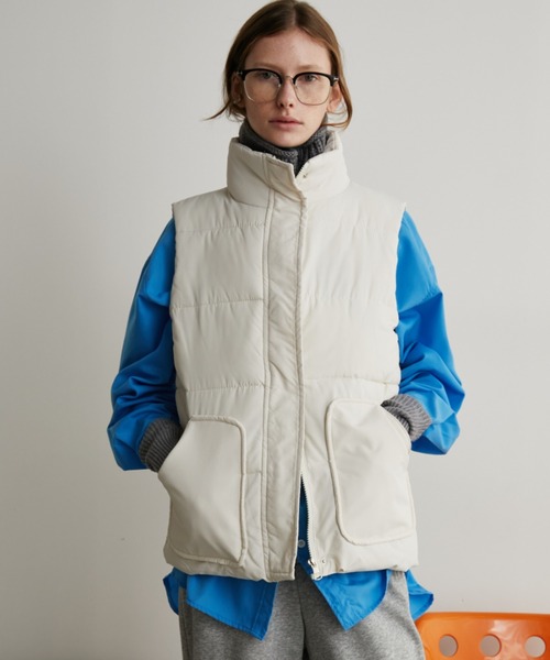 Auntie Rosa Holiday（アンティローザホリデー）の「中綿スタンドベスト（ダウンベスト・レディース・ブラック/ホワイト・FREE）」の12枚目の写真