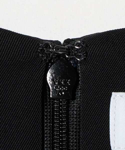 SACRA（サクラ）の「＜SACRA＞レザーライク Uネック ワンピース（ワンピース・レディース・ブラック・38）」の15枚目の写真