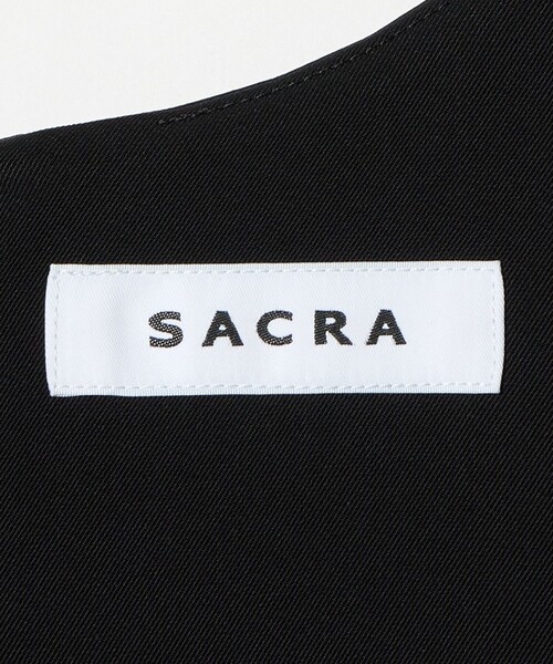 SACRA（サクラ）の「＜SACRA＞レザーライク Uネック ワンピース（ワンピース・レディース・ブラック・38）」の17枚目の写真