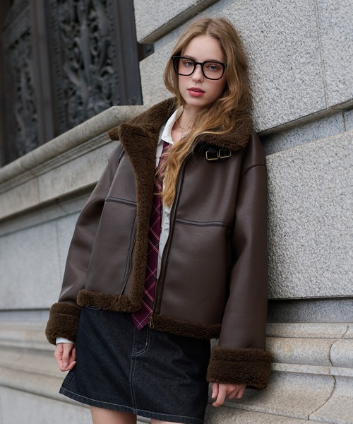 hazyl（ヘイジル）の「belt design fake mouton jacket / ベルトデザインフェイクムートンジャケット（ブルゾン・レディース・ブラウン系その他/ブラック/キャメル・フリー）」の2枚目の写真