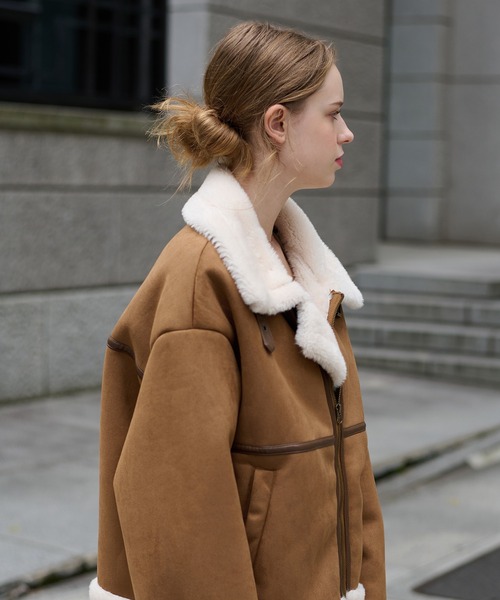 hazyl（ヘイジル）の「belt design fake mouton jacket / ベルトデザインフェイクムートンジャケット（ブルゾン・レディース・ブラウン系その他/ブラック/キャメル・フリー）」の6枚目の写真