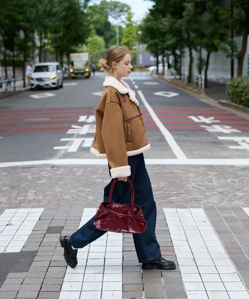 hazyl（ヘイジル）の「belt design fake mouton jacket / ベルトデザインフェイクムートンジャケット（ブルゾン・レディース・ブラウン系その他/ブラック/キャメル・フリー）」の9枚目の写真