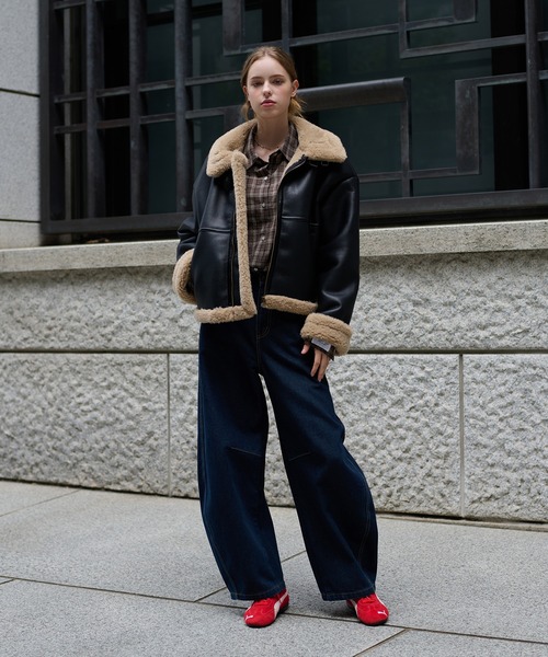 hazyl（ヘイジル）の「belt design fake mouton jacket / ベルトデザインフェイクムートンジャケット（ブルゾン・レディース・ブラウン系その他/ブラック/キャメル・フリー）」の22枚目の写真