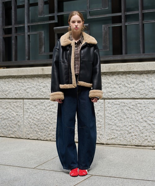 hazyl（ヘイジル）の「belt design fake mouton jacket / ベルトデザインフェイクムートンジャケット（ブルゾン・レディース・ブラウン系その他/ブラック/キャメル・フリー）」の16枚目の写真