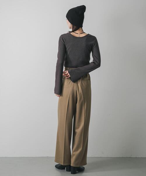 SENSE OF PLACE by URBAN RESEARCH（センスオブプレイスバイアーバンリサーチ）の「『WEB限定』2WAYストレッチラウンドネックセーター（ニット/セーター・レディース・チャコールグレー/ブラウン/レッド/ネイビー/ベージュ・ONE）」の10枚目の写真