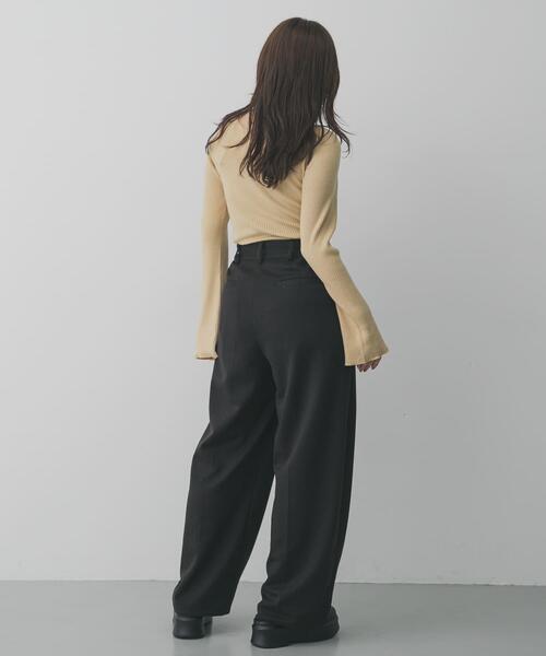 SENSE OF PLACE by URBAN RESEARCH（センスオブプレイスバイアーバンリサーチ）の「『WEB限定』2WAYストレッチラウンドネックセーター（ニット/セーター・レディース・チャコールグレー/ブラウン/レッド/ネイビー/ベージュ・ONE）」の16枚目の写真