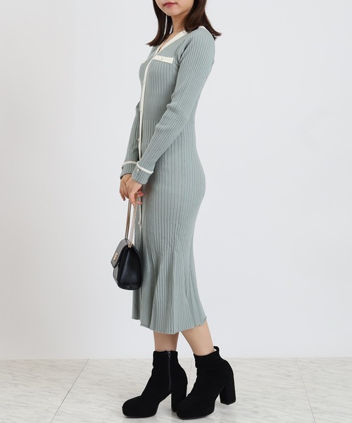 【エースアンドレア】美品♡ニットワンピース モックネック ロゴ 168S カーキ セール】Vネック配色ニットワンピース（ワンピース）｜ASTORIA ODIER