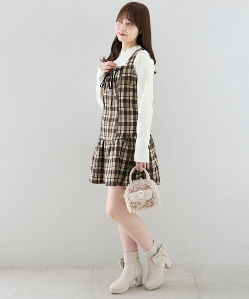 MAJESTIC LEGON(マジェスティックレゴン)の「キラキラハイネックニット(ニット/セーター・レディース・グレー/ブラック/アイボリー/ピンク・MEDIUM)」の6枚目の写真