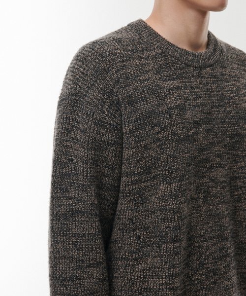 MUSINSA STANDARD（ムシンサスタンダード）の「ミックスドヤンクルーネックニット[ブラック]（ニット/セーター・メンズ・その他・SMALL/MEDIUM/LARGE/X-LARGE/XX-LARGE）」の5枚目の写真