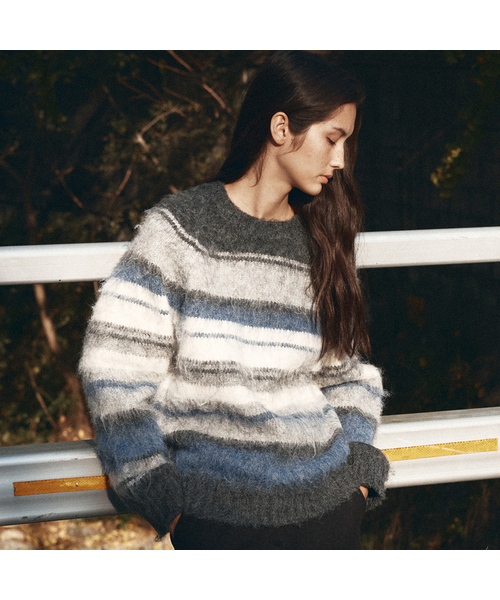 VANONE ATELIER(バノンアトリエ)の「KN4276 グラデーションストライプニット_チャコール(ニット/セーター・レディース・チャコール・FREE)」の1枚目の写真