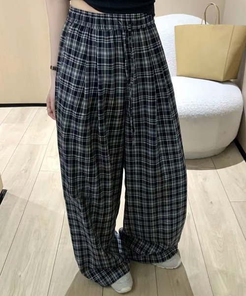 CERCA(チェルカ)の「Chiina /イージーチェックパンツ(その他パンツ・レディース・ブラック/ネイビー・FREE)」の1枚目の写真