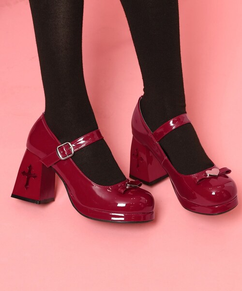 cs T&P(シーエスティーアンドピー)の「厚底十字架くり抜きパンプス(パンプス・レディース・レッド系9/アイボリー系1/ブラック系1/レッド系3・S/M/LL/L)」の4枚目の写真